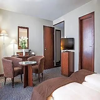 Hotel Savigny An Der Messe By Ans - New Opening -